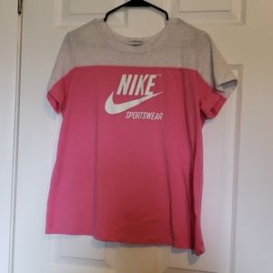 Nike sportswear tshirt